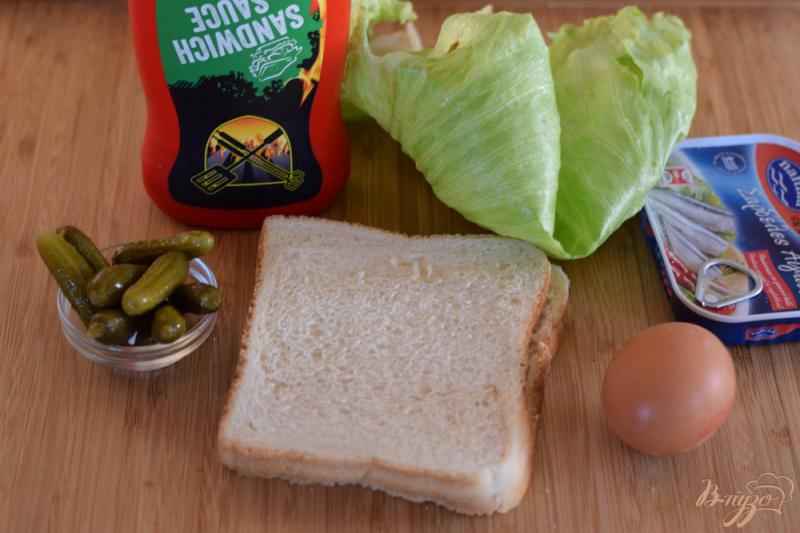 Фото приготовление рецепта: Бутерброд с сардинами шаг №1