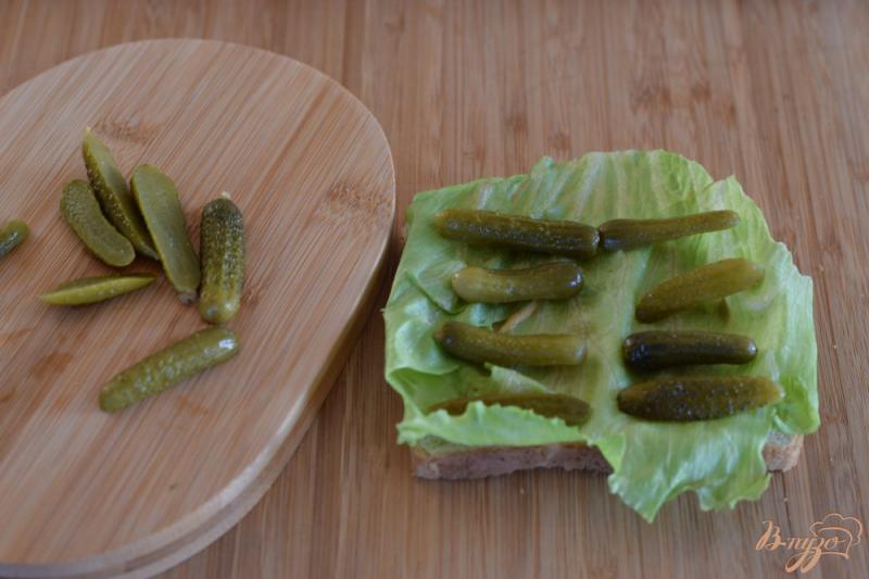 Фото приготовление рецепта: Бутерброд с сардинами шаг №3