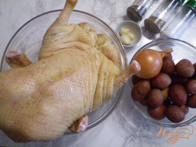 Фото приготовление рецепта: Утка с картошкой по-домашнему шаг №1