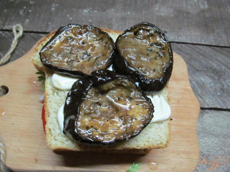 Фото приготовление рецепта: Клаб сэндвич с говядиной и баклажаном шаг №6
