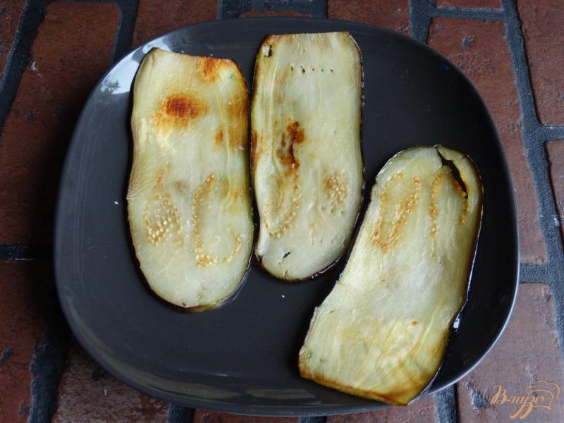 Фото приготовление рецепта: Закуска из баклажанов и крабовых палочек шаг №3