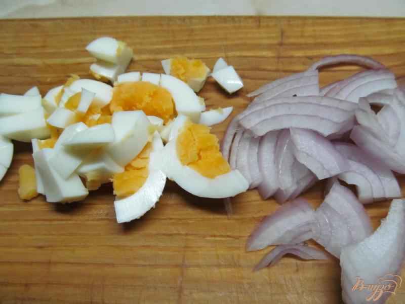 Фото приготовление рецепта: Салат из баклажана с яйцом шаг №1