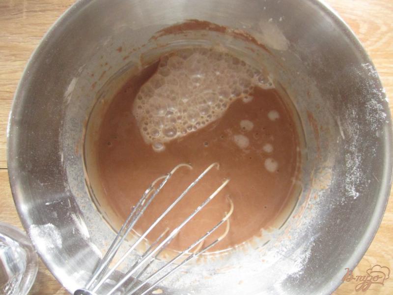 Фото приготовление рецепта: Шоколадные панкейки без яиц шаг №3