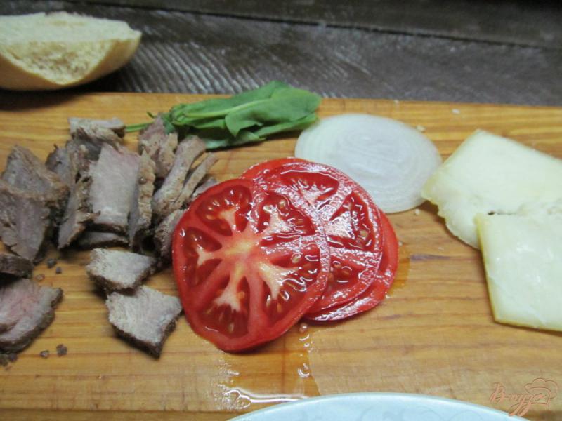 Фото приготовление рецепта: Сэндвич с варенной телятиной и сыром фета шаг №2