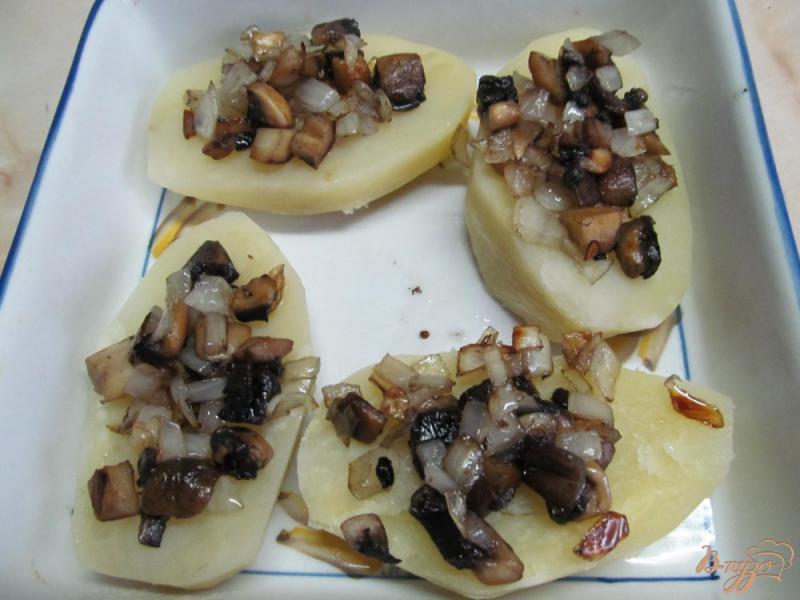Фото приготовление рецепта: Картофель с грибами и курицей шаг №3