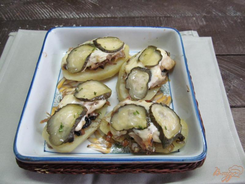 Фото приготовление рецепта: Картофель с грибами и курицей шаг №6