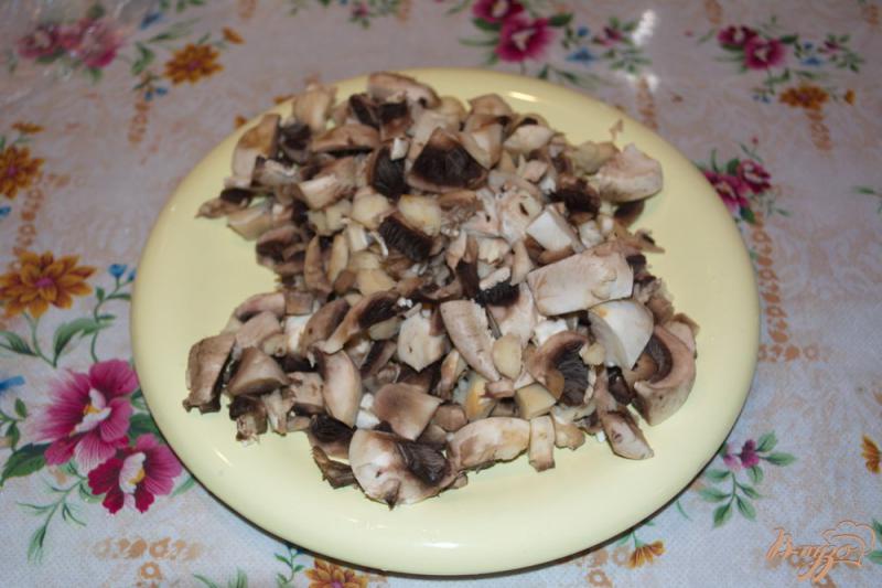 Фото приготовление рецепта: Мягкая закуска из лаваша и грибов шаг №2