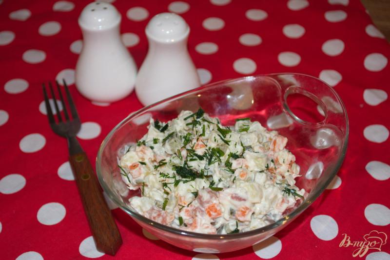 Фото приготовление рецепта: Огуречный салат с морковью и картофелем шаг №4