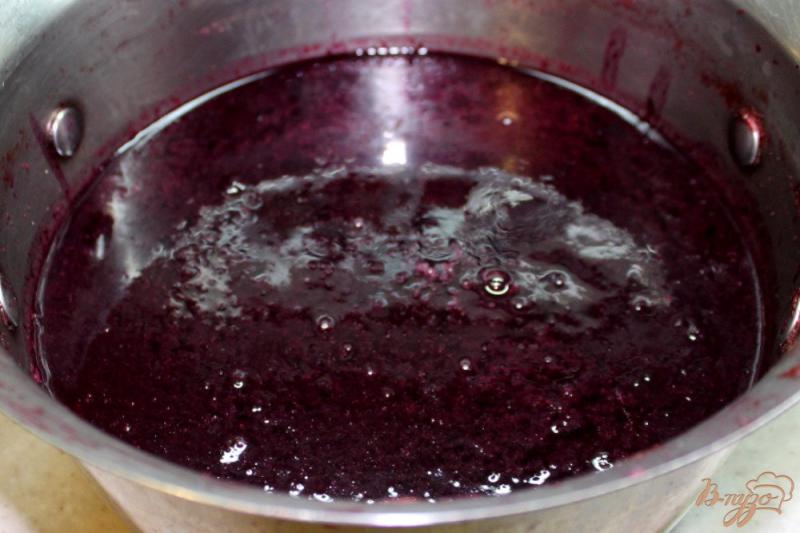Фото приготовление рецепта: Черный виноградный джем шаг №2