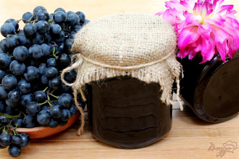 Фото приготовление рецепта: Черный виноградный джем шаг №7