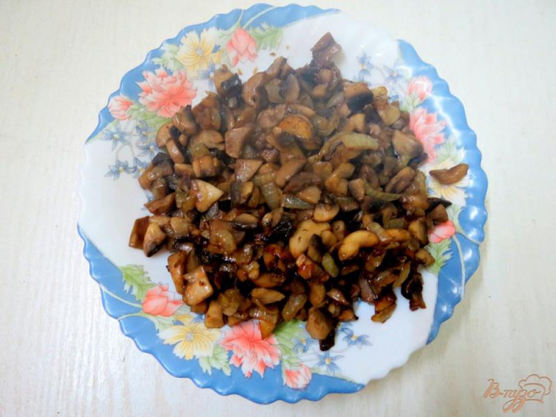 Фото приготовление рецепта: Закуска из лаваша с грибами шаг №5