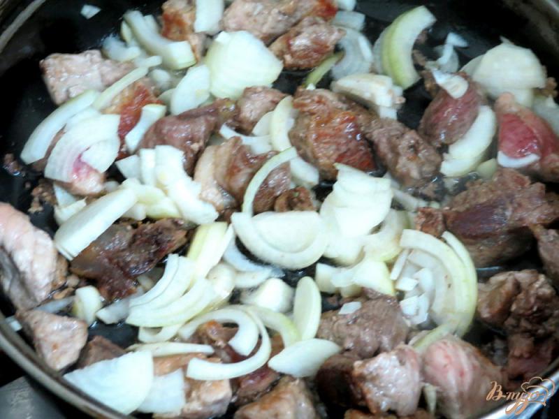 Фото приготовление рецепта: Свинина в соусе шаг №4