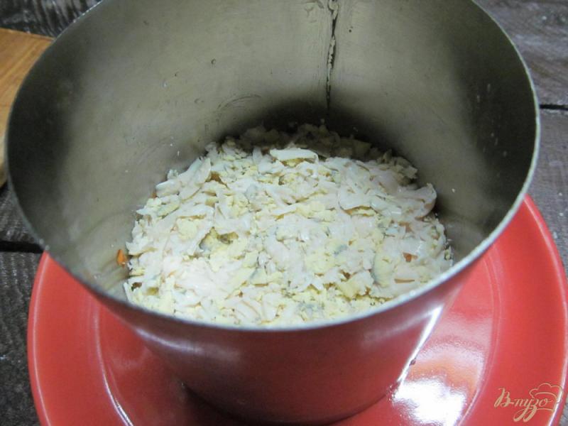 Фото приготовление рецепта: Слоеный салат из овощей и куриного мяса шаг №5