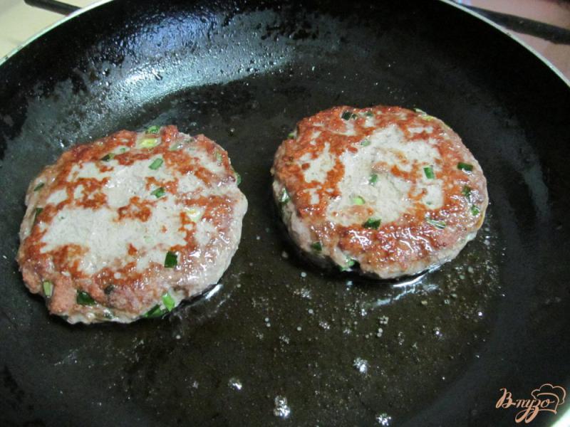 Фото приготовление рецепта: Гамбургер из баранины шаг №4