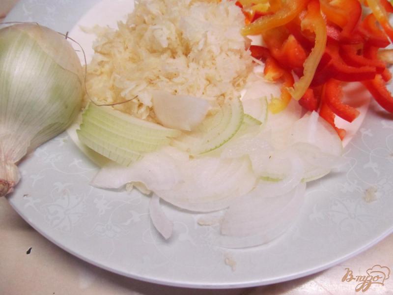 Фото приготовление рецепта: Салат из сельдерея и картофеля шаг №4