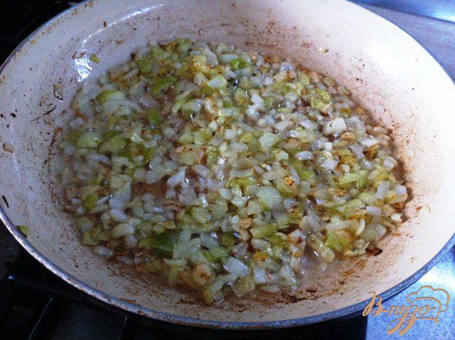 Фото приготовление рецепта: Жаренный рис с грудинкой шаг №2