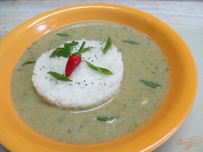 Фото приготовление рецепта: Суп-пюре из картофеля риса и щавеля шаг №9