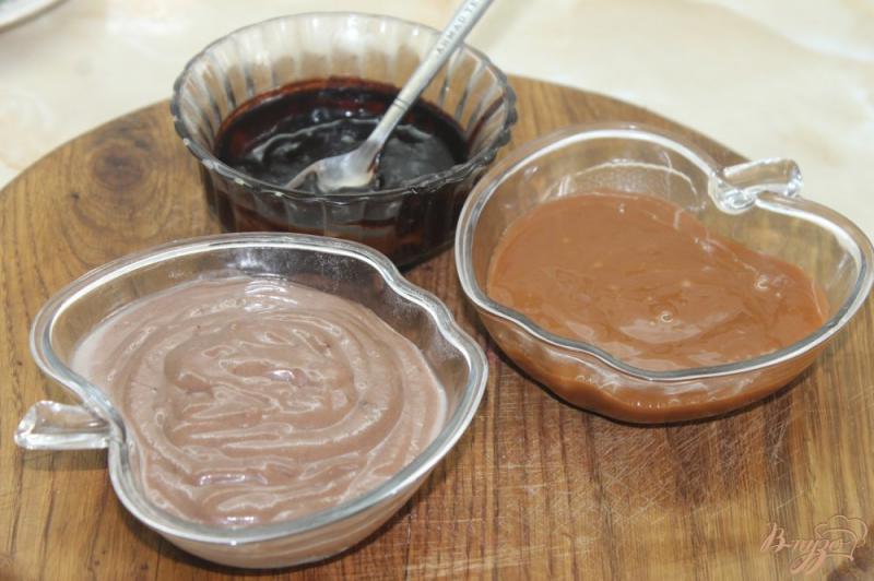 Фото приготовление рецепта: Шоколадный торт с вареной сгущенкой и шоколадной глазурью шаг №8