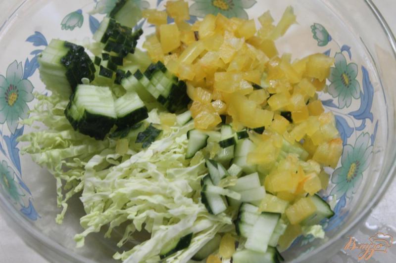 Фото приготовление рецепта: Шаурма с овощным салатом и охотничьей колбаской шаг №3