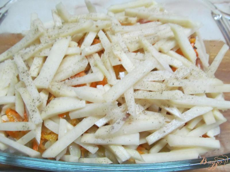 Фото приготовление рецепта: Запеканка с цыпленком и картофелем шаг №6