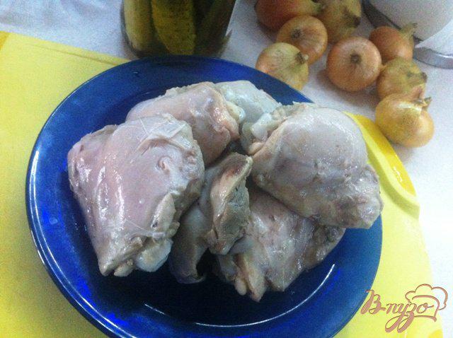 Фото приготовление рецепта: Салат из птицы с грибами шаг №4