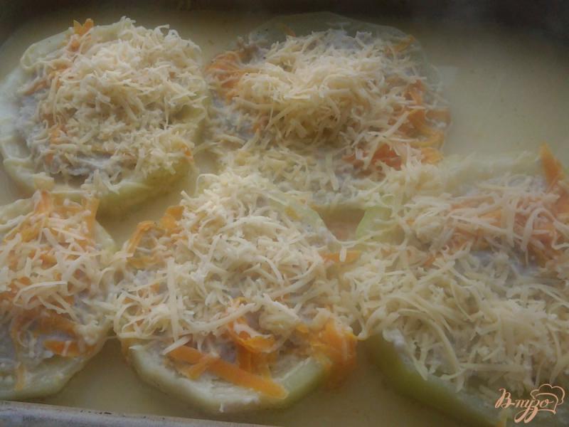 Фото приготовление рецепта: Фаршированный кабачок в сливочном соусе шаг №13