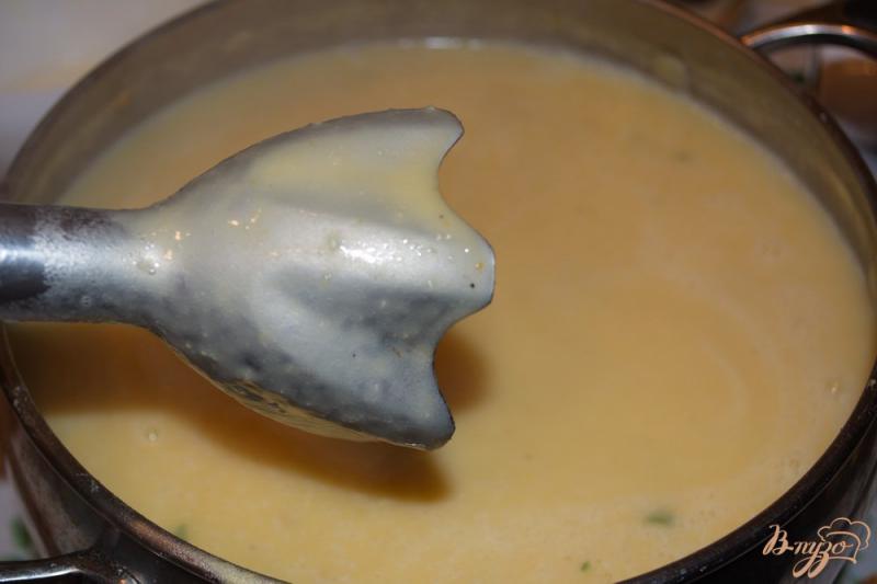 Фото приготовление рецепта: Гороховый суп-пюре с гренками шаг №6