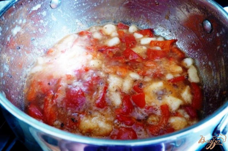 Фото приготовление рецепта: Острый  соус из чили,яблок и сладкого перца шаг №3