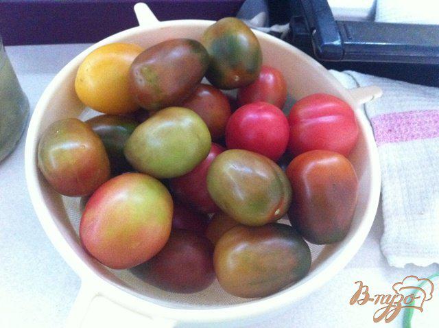 Фото приготовление рецепта: Маринованные помидоры с зеленым прцем шаг №1