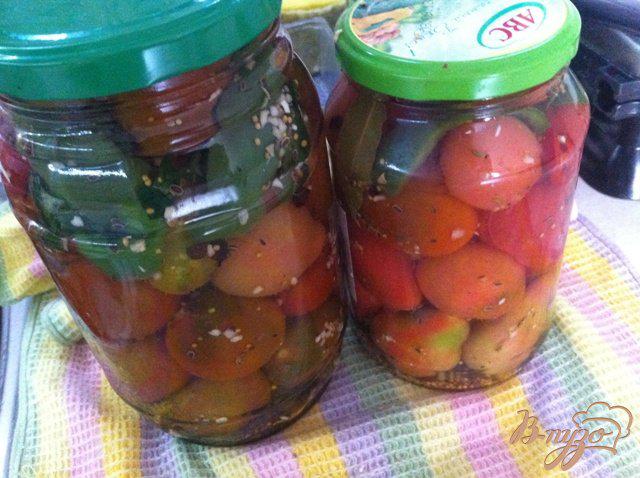 Фото приготовление рецепта: Маринованные помидоры с зеленым прцем шаг №9