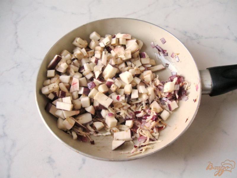 Фото приготовление рецепта: Салат из баклажанов с сельдереем шаг №6