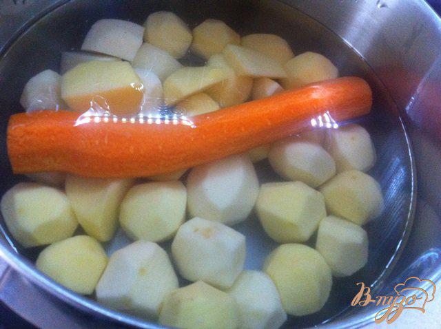 Фото приготовление рецепта: Картофельный суп с белыми, сухими грибами шаг №2