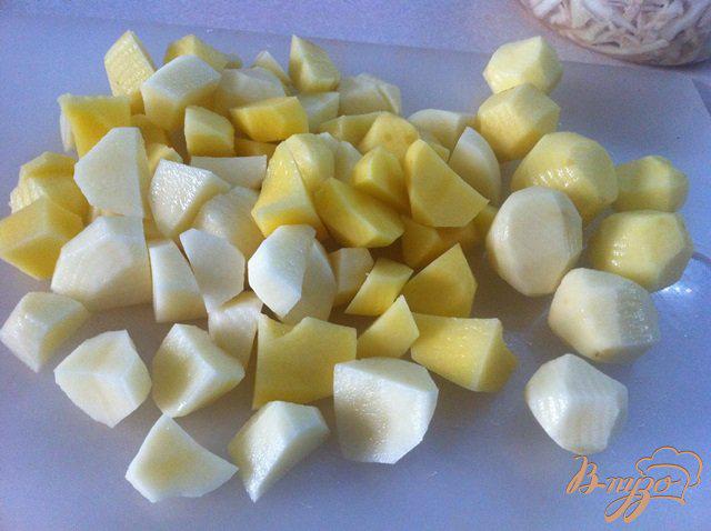 Фото приготовление рецепта: Картофельный суп с белыми, сухими грибами шаг №4