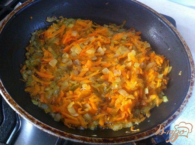 Фото приготовление рецепта: Картофельный суп с белыми, сухими грибами шаг №6