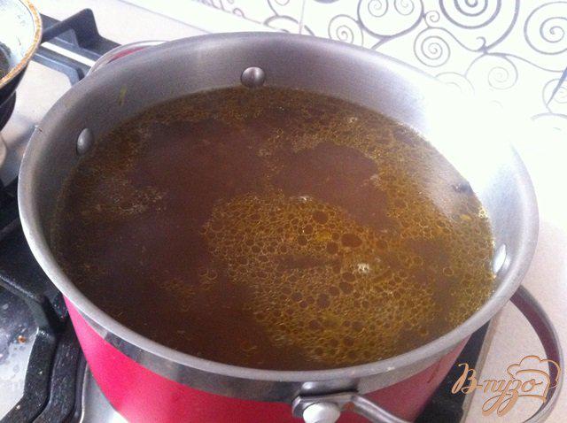 Фото приготовление рецепта: Картофельный суп с белыми, сухими грибами шаг №9