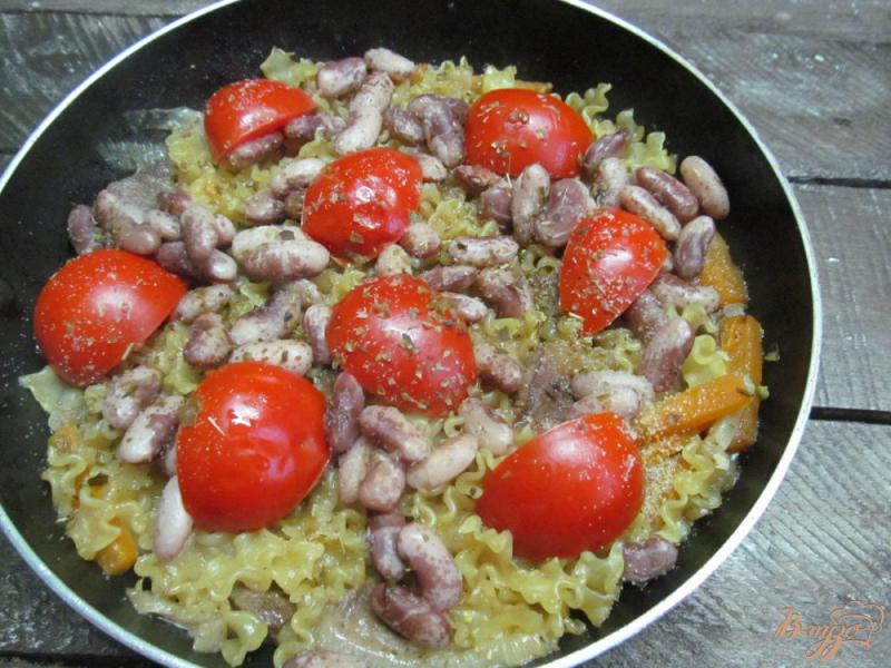 Фото приготовление рецепта: Телятина в макаронах с фасолью шаг №8