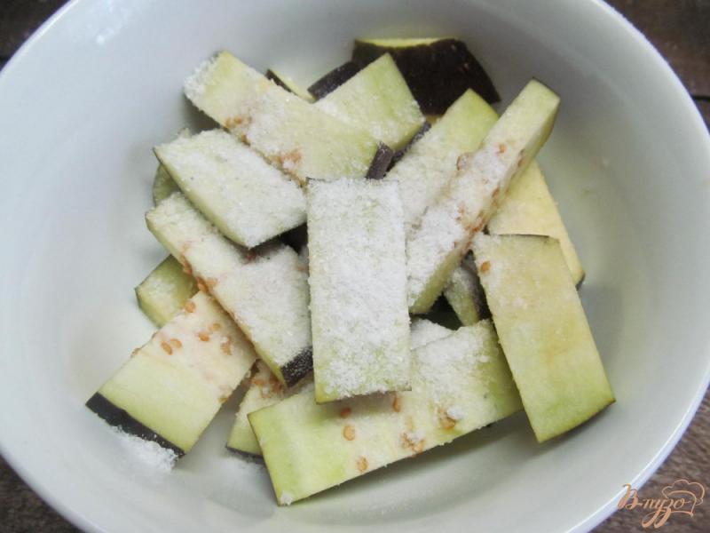 Фото приготовление рецепта: Салат из жаренных баклажанов шаг №1