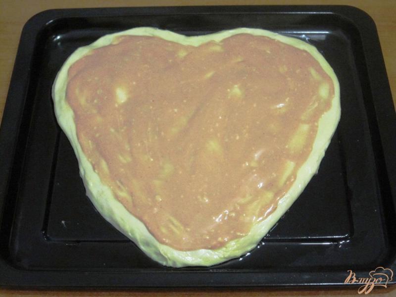 Фото приготовление рецепта: Пицца-сердце шаг №9