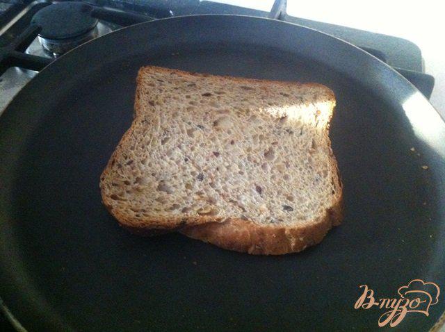Фото приготовление рецепта: Сэндвич с лососем шаг №4