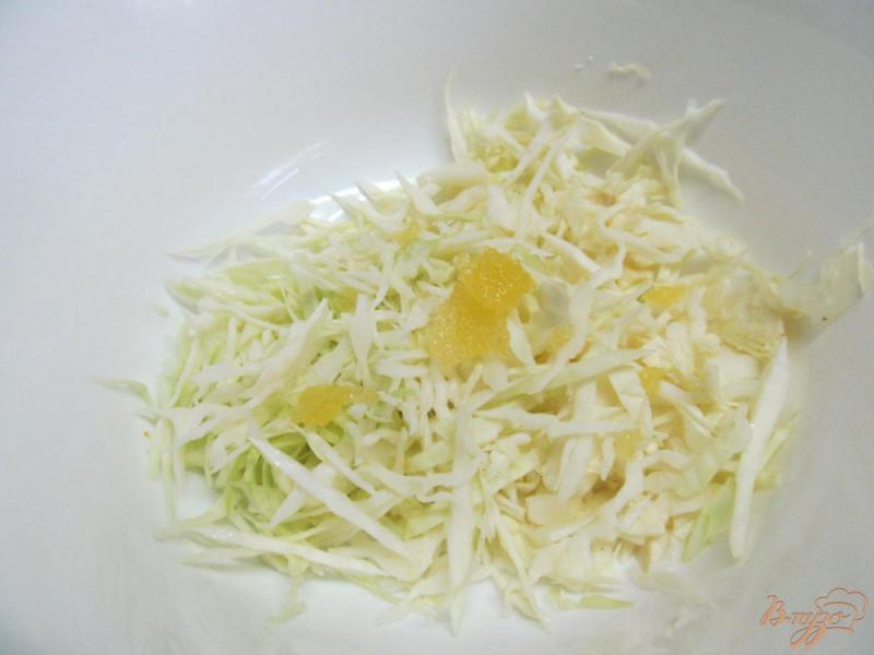 Фото приготовление рецепта: Салат из капусты с шампиньонами шаг №1