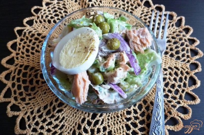 Фото приготовление рецепта: Салат с запеченной кетой и овощами шаг №6