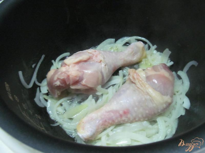 Фото приготовление рецепта: Куриные ножки с перцем и яйцом в мультиварке шаг №2