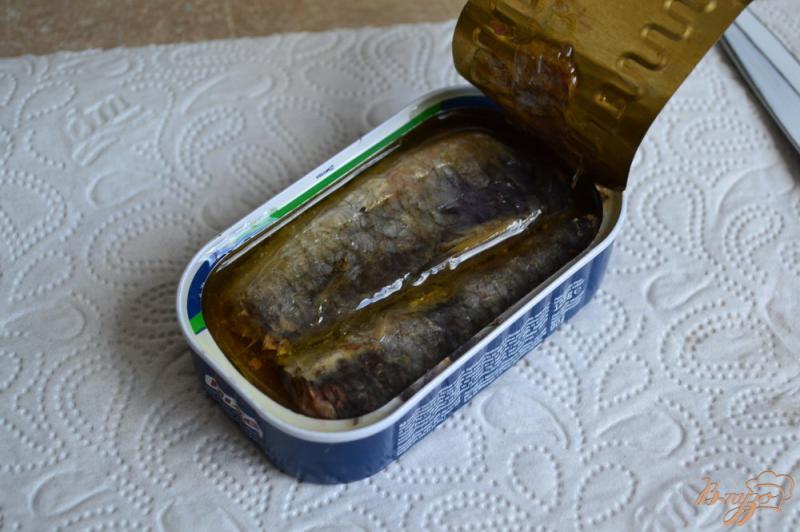 Фото приготовление рецепта: Салат из чечевицы с сардинами шаг №4
