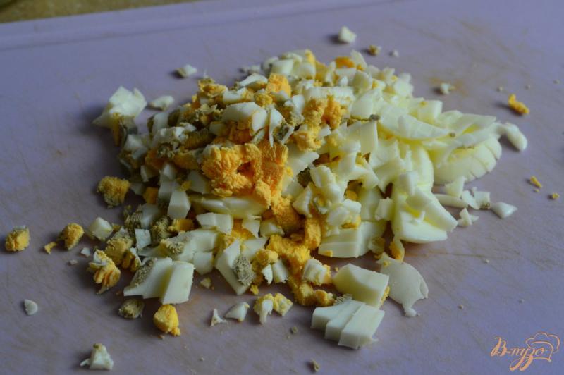 Фото приготовление рецепта: Салат из чечевицы с сардинами шаг №3