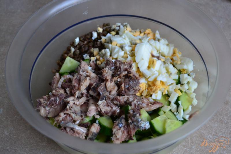 Фото приготовление рецепта: Салат из чечевицы с сардинами шаг №5