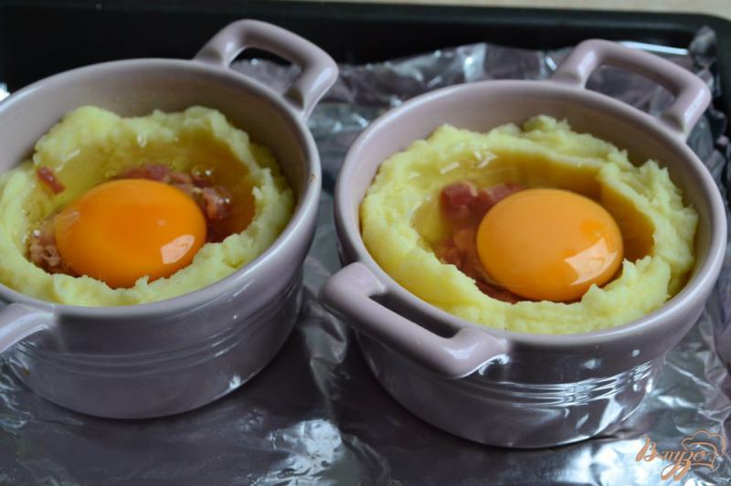 Фото приготовление рецепта: Картофельные гнезда с яйцом шаг №3