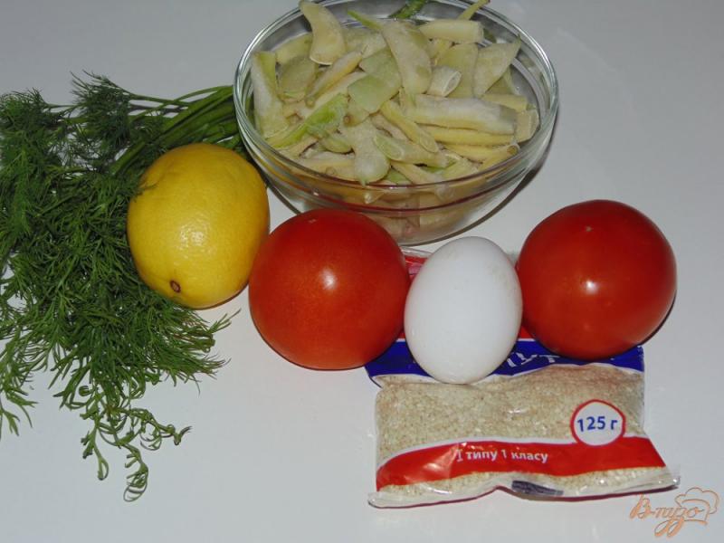Фото приготовление рецепта: Салат из стручковой фасоли с помидором и кунжутом шаг №1