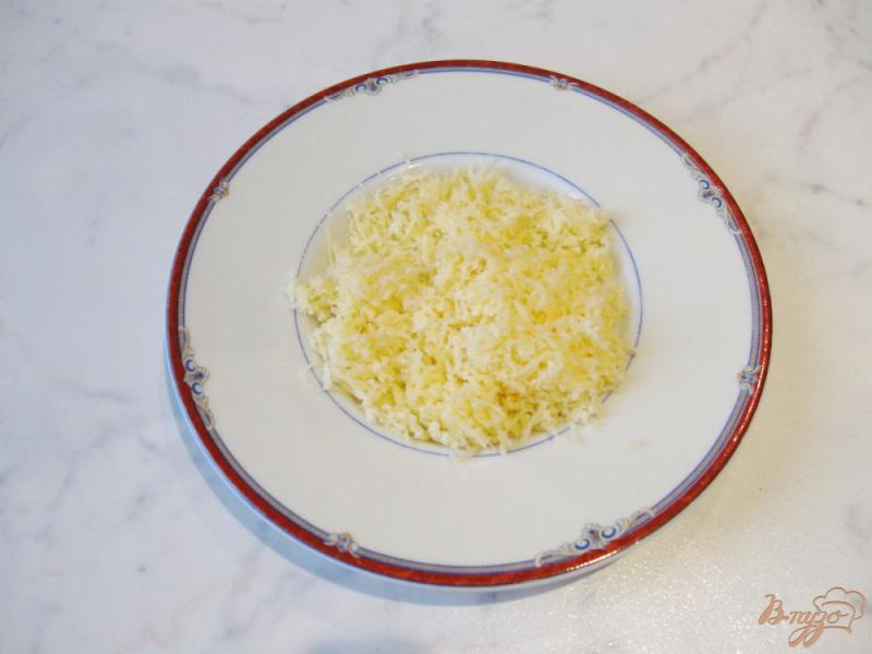 Фото приготовление рецепта: Лёгкая закуска из огурцов, яиц и картофеля шаг №2