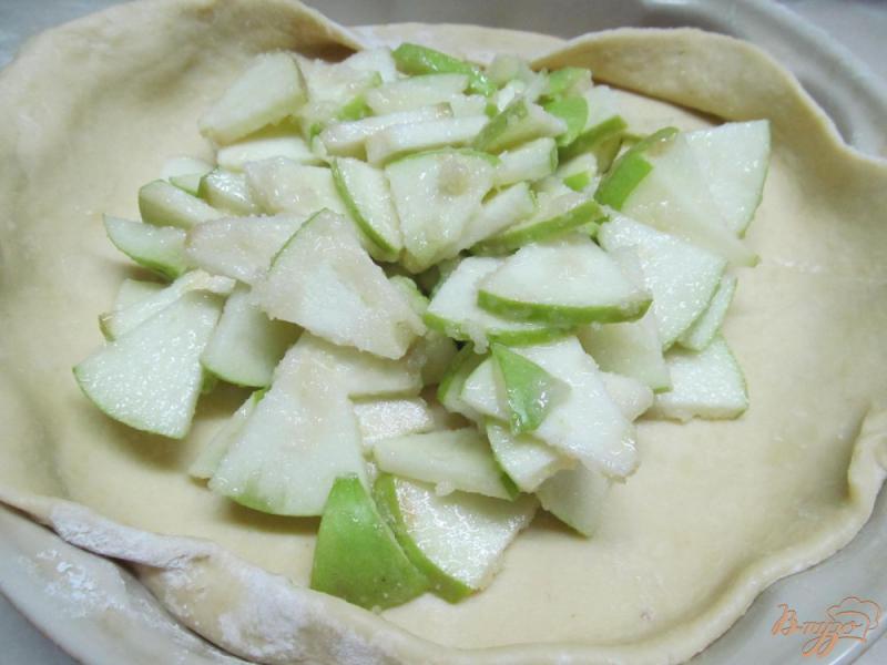 Фото приготовление рецепта: Яблочный пирог шаг №6