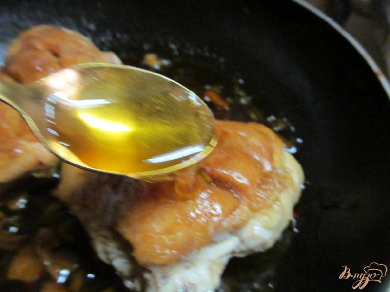 Фото приготовление рецепта: Курица в соевой глазури шаг №5